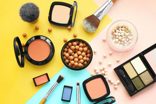 Nos cinq essentiels de la trousse à maquillage