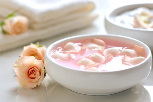 Eau de Rose - Comment profiter de ses bienfaits pour notre beauté ?