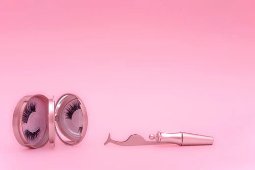 Comment mettre des faux cils magnétiques ?